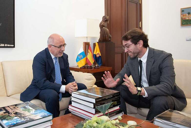 Antonio Morales (i) y Antonio Olivera (d) mantuvieron un encuentro este martes (Foto TA)